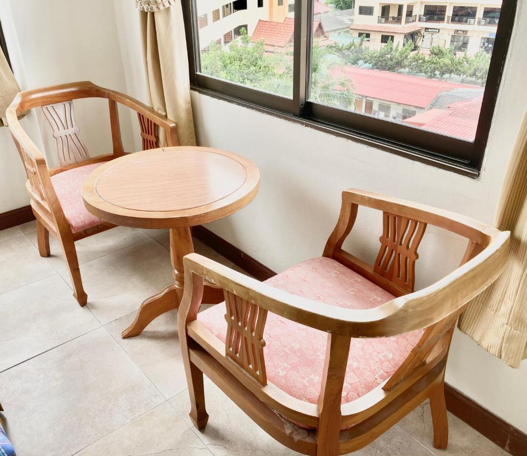 Aparthotel Dee Budget Hotel By Dang โรงแรมดีบัดเจดโฮเทลพัทยาบายแดง